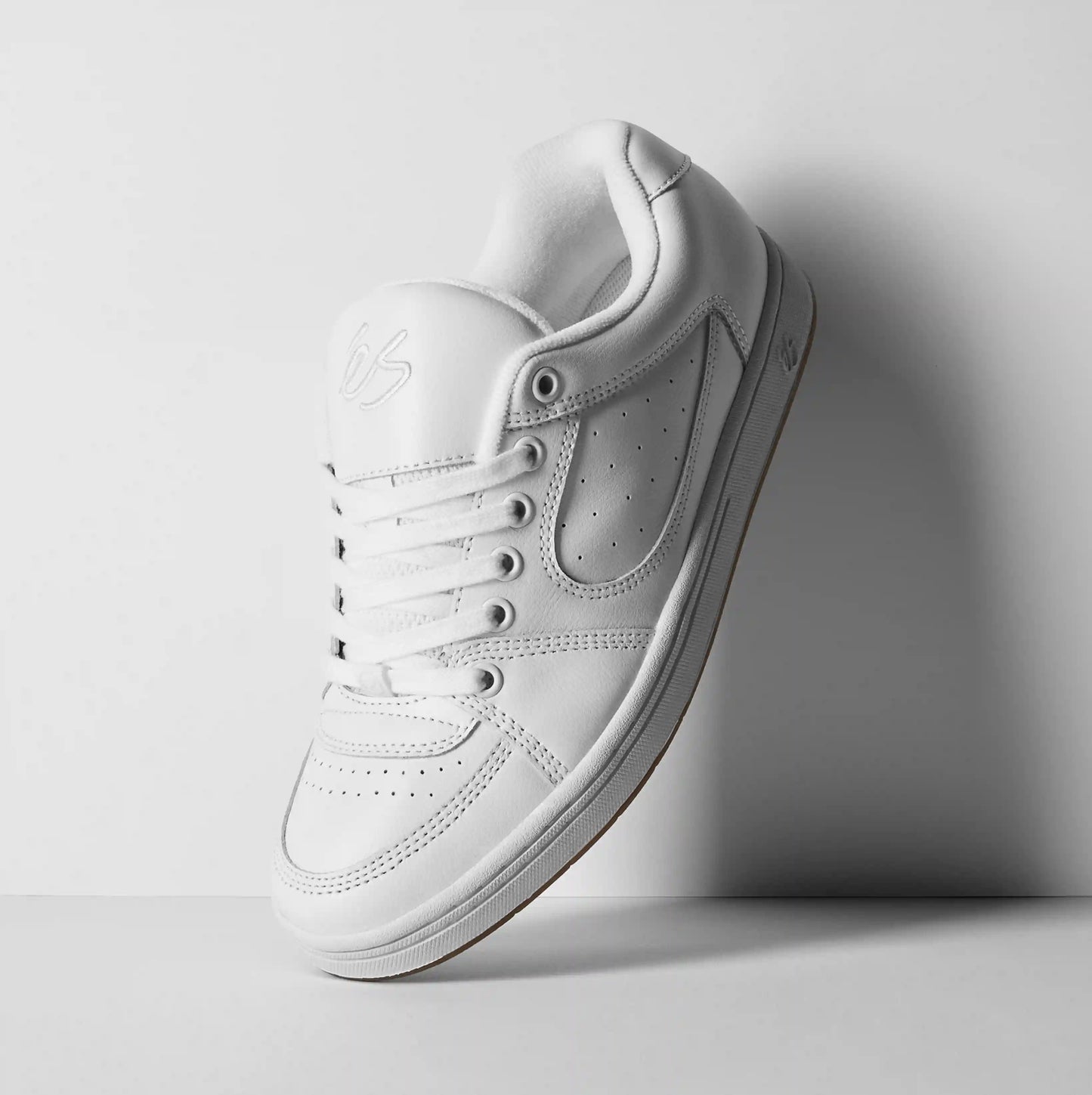 accel - skate shoes - white - esskateboarding