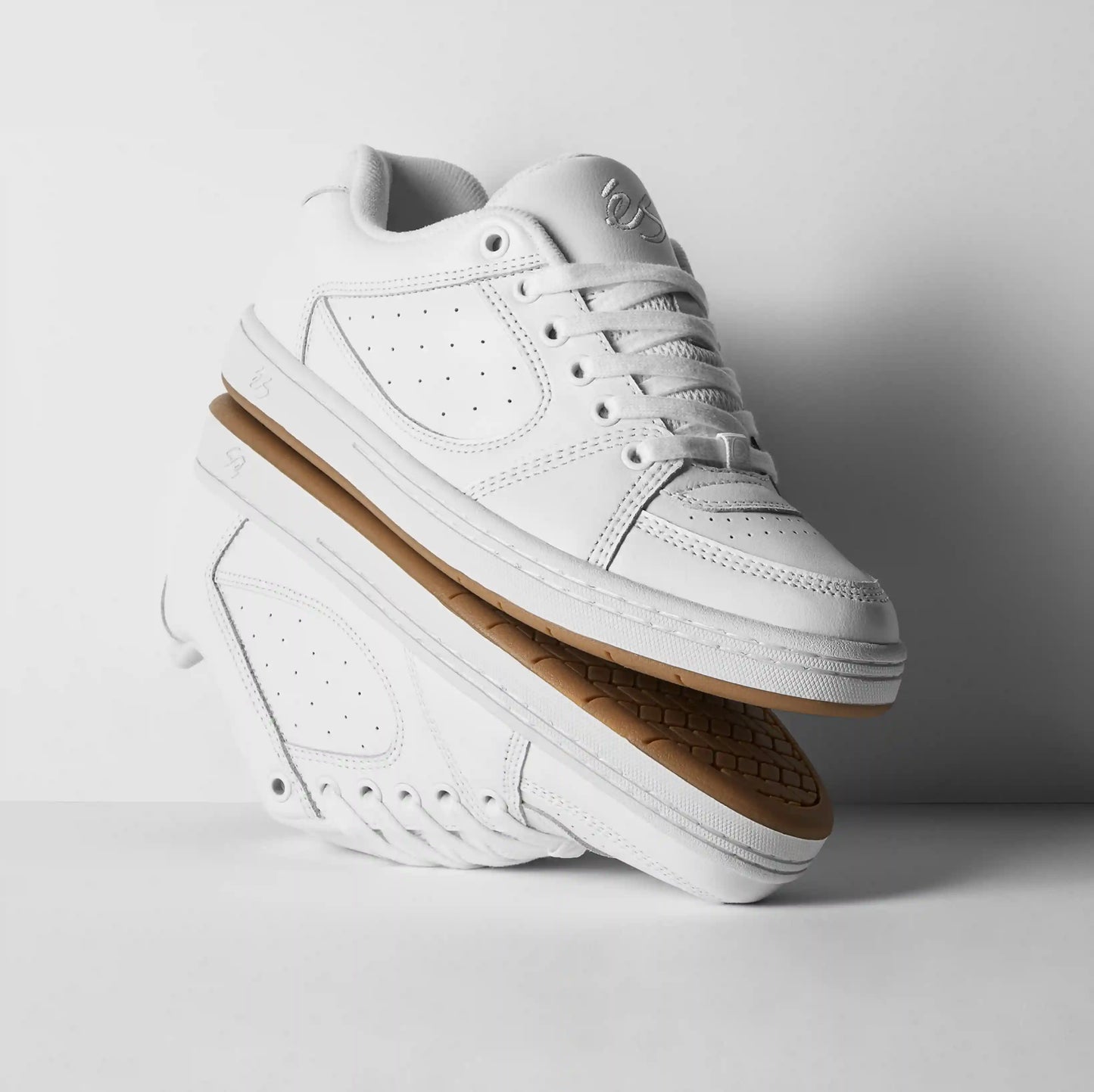 accel - skate shoes - white - esskateboarding
